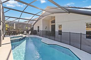 Amazing Vacation Home With Private Pool at Highland Reserve!