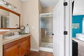 Lake Estate w Pool and Amazing Outdoors