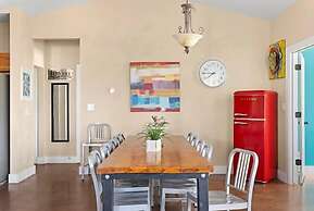 Lake Estate w Pool and Amazing Outdoors