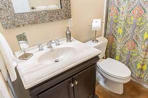 Lake Estate w Pool and Amazing Outdoors