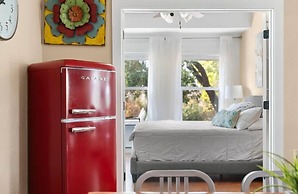 Lake Estate w Pool and Amazing Outdoors