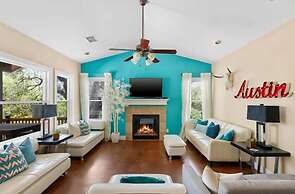 Lake Estate w Pool and Amazing Outdoors