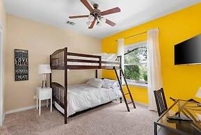 Lake Estate w Pool and Amazing Outdoors