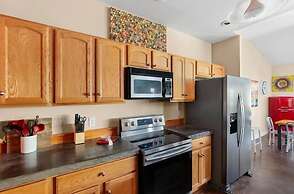 Lake Estate w Pool and Amazing Outdoors