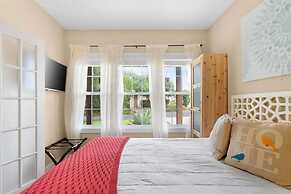 Lake Estate w Pool and Amazing Outdoors