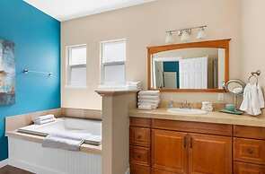 Lake Estate w Pool and Amazing Outdoors