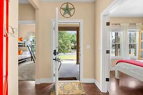 Lake Estate w Pool and Amazing Outdoors