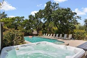 Lake Estate w Pool and Amazing Outdoors