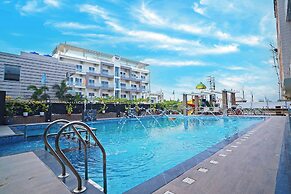 Royal Palace Beach Resort