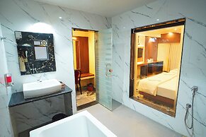 Royal Palace Beach Resort