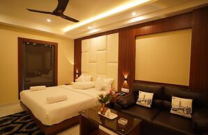 Royal Palace Beach Resort