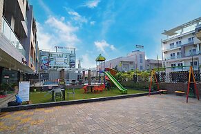 Royal Palace Beach Resort