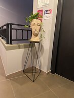 LINVING 35 8TH FLOOR VIP