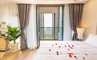 Vivian Lancaster Legacy Residence Luxury