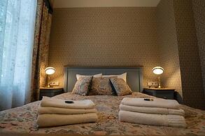 Roze Boutique Apartments