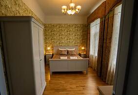 Roze Boutique Apartments