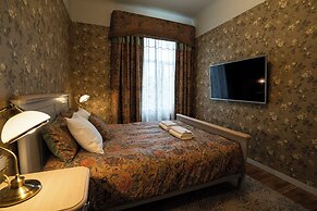 Roze Boutique Apartments