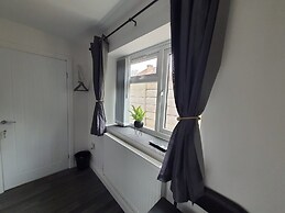 Private Room - Ensuite Bathroom - Free Parking