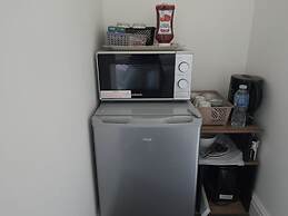 Private Room - Ensuite Bathroom - Free Parking