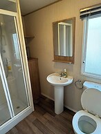 3 bed With Balcony on Lido Beach