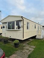 3 bed With Balcony on Lido Beach