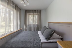 Roze Guest Houses Sklandas