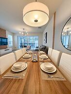 Upstay - Modern Home w Pool in New Development