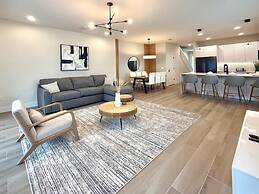 Upstay - Modern Home w Pool in New Development