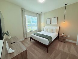 Upstay - Modern Home w Pool in New Development