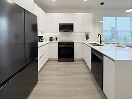 Upstay - Modern Home w Pool in New Development