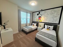 Upstay - Modern Home w Pool in New Development