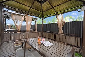 wangkyeong hanoak poolvilla