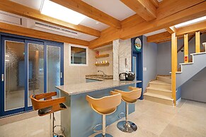 wangkyeong hanoak poolvilla