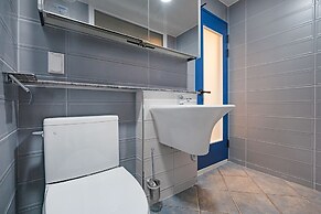 wangkyeong hanoak poolvilla