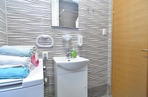 Spacious Flat With Pool Just 300m From the Beach