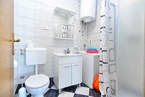 Lovely Flat Just Steps From the Beach