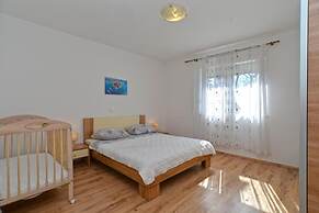 Lovely Flat Just Steps From the Beach