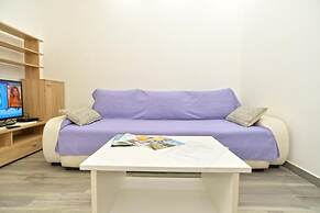 Lovely Flat Just Steps From the Beach