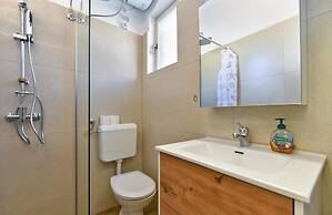 Stylish Family Retreat With Shared Pool