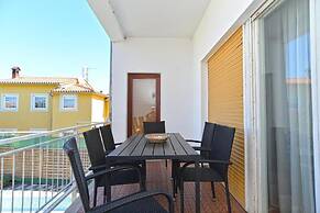 Stylish Family Retreat With Shared Pool