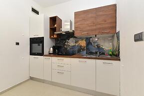 Stylish Family Retreat With Shared Pool