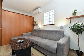 Stylish Family Retreat With Shared Pool