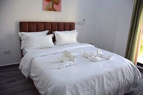 River Hills Hotel & Suites