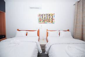 River Hills Hotel & Suites