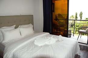River Hills Hotel & Suites