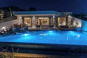 Akres Luxury Sea View Villas