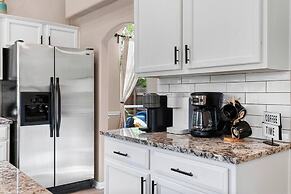 Sun Filled Home Pool & HotTub Gameroom