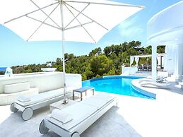 Holiday Home With Pool