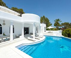 Holiday Home With Pool