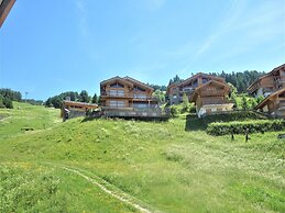 Exquisite Apartment With Balcony